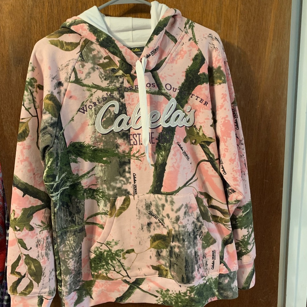 Cabelas New Pink Sweatshirt